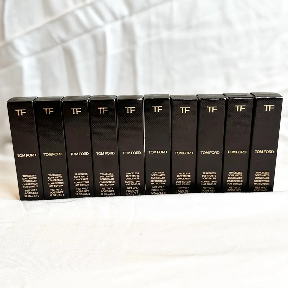 4W1 - TOM FORD Traceless Soft Matte Concealer in Color: 4W1 Sand 💜
